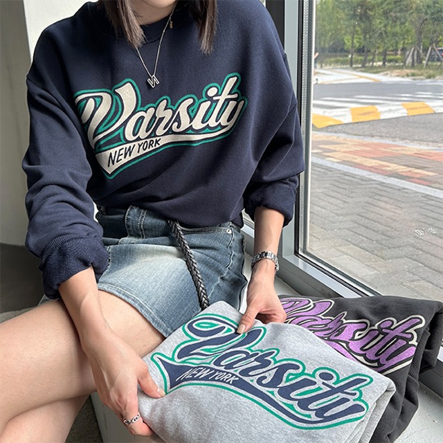 レタリングセミクロップドスウェットTシャツ