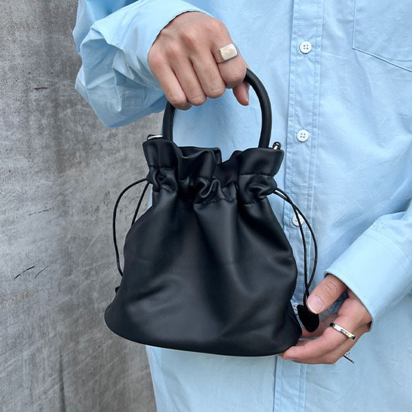 haag ★バゲットバッグ★ 韓国人気【haag】a baguette bag バゲットバック 全2色 (haag
