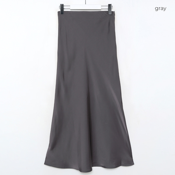 はるページ bottoms-12013 サテンロングスカート ブラック | L a v i s h G a