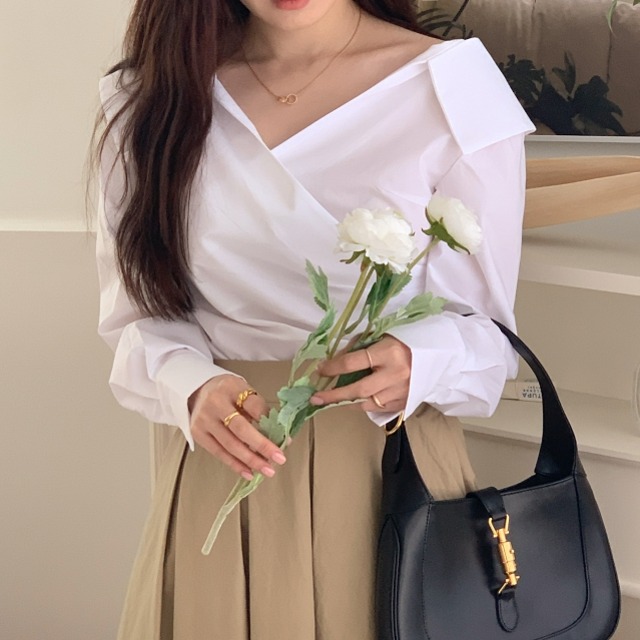 ラップシャーリングブラウス