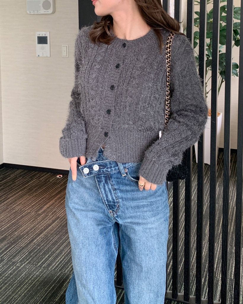 ケーブルラウンドネッククロップドカーディガン