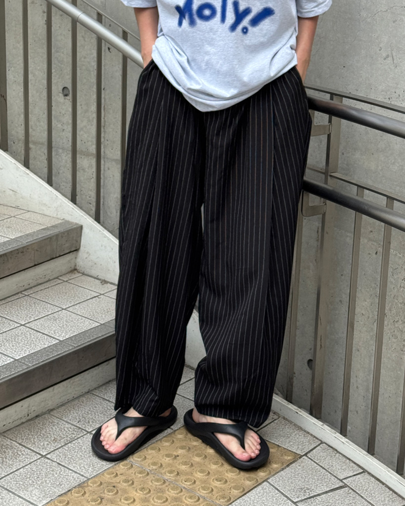 ユニセックス）ストライプワイドフィットスラックス