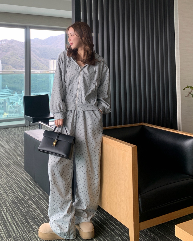 フラワーパタンパーカー＆パンツセット