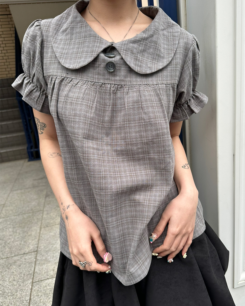 ボタンバストギャザーヨークパフブラウス
