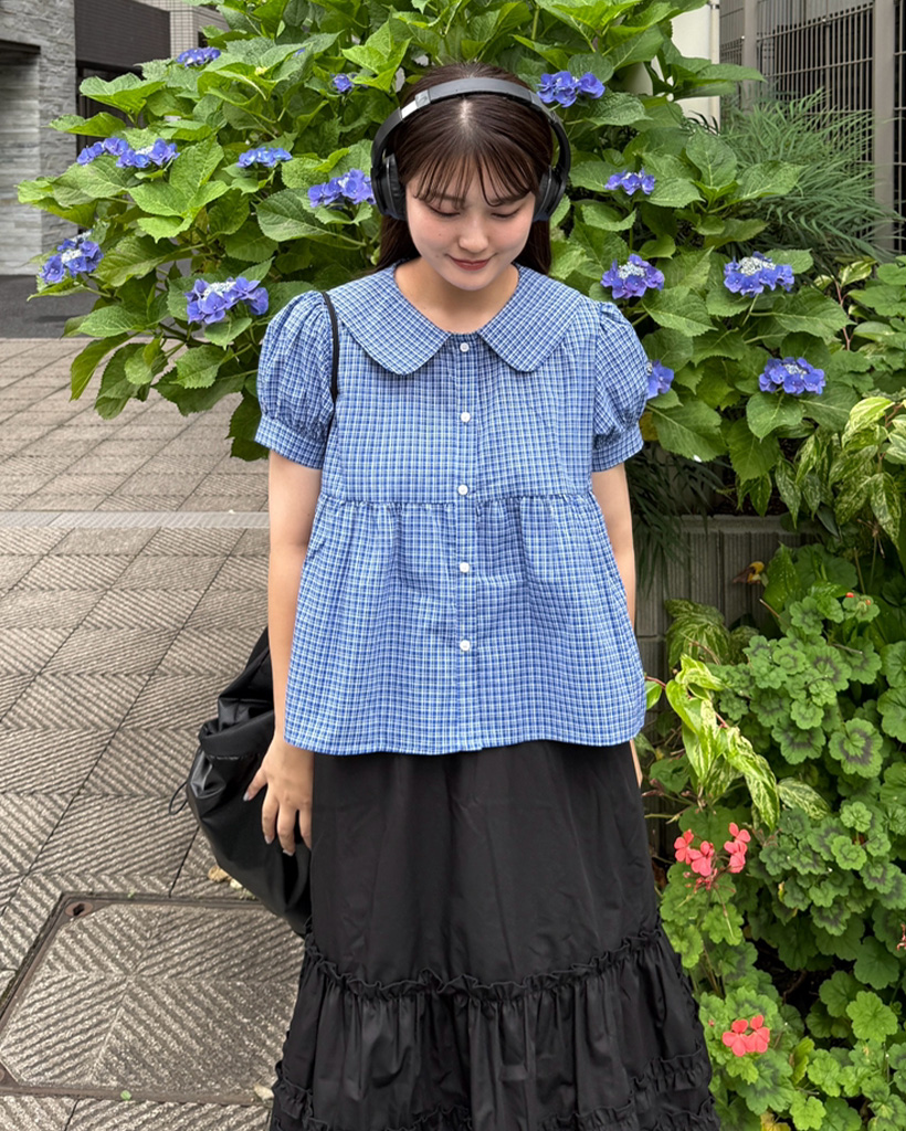 ELLIE ラウンドカラーブラウス　ネイビー　新品 タグ付✨️ELLIE 予約完売品 ラウンドカラーブラウス ネイビーの