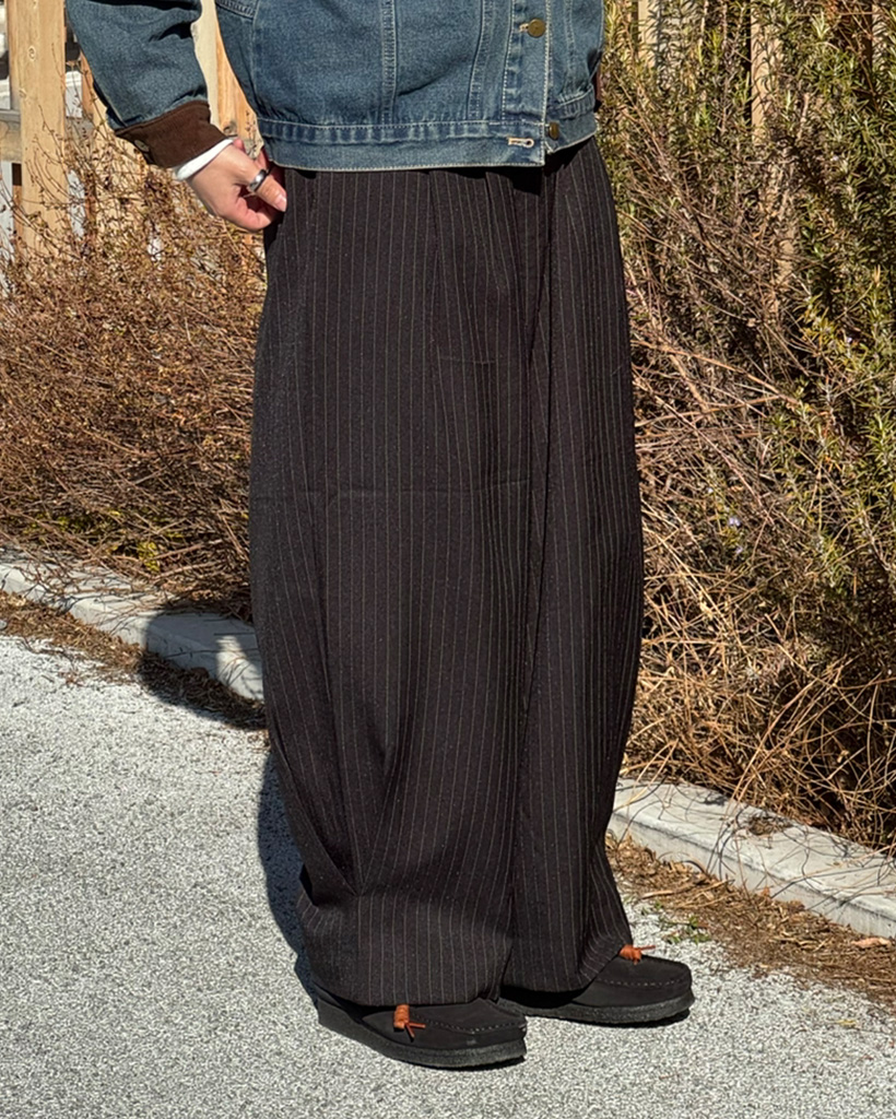 (ユニセックス)ピンタックワイドストライプスラックス