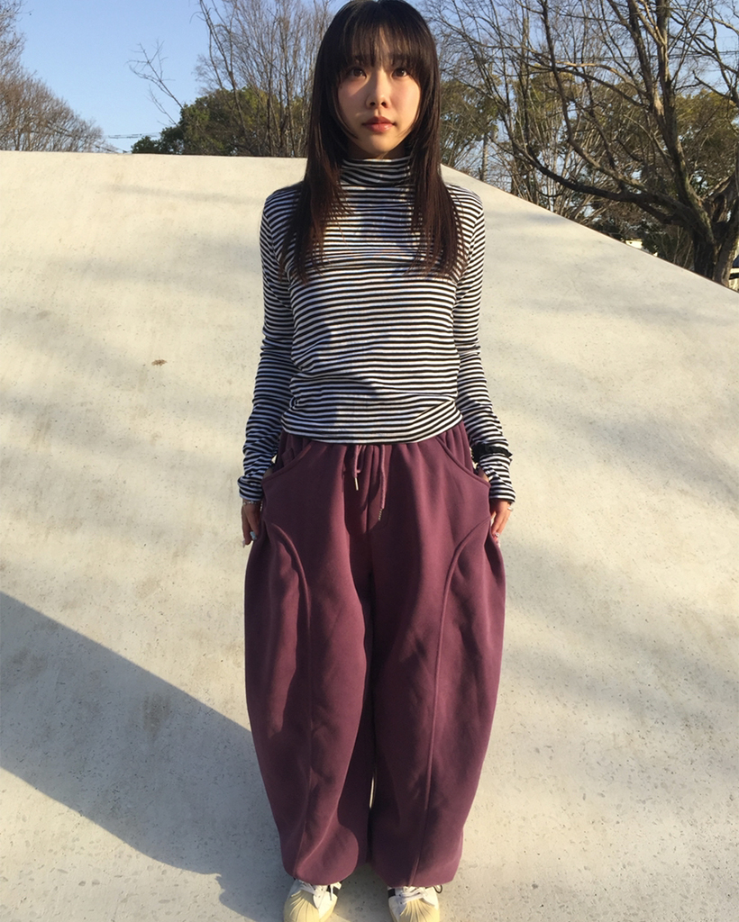 （ユニセックス）ユニークセンターシームタック裏起毛ジョガーパンツ