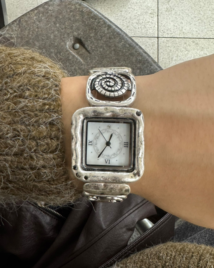 アンティークスクエアハンドウォッチ