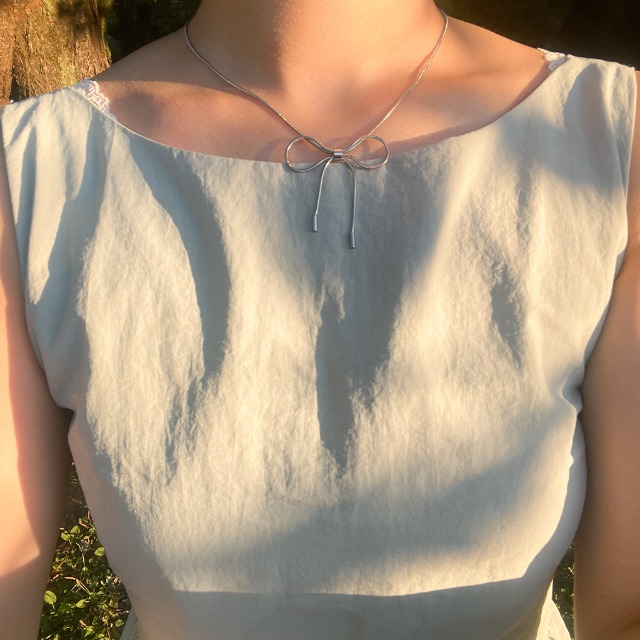 リボンネックレス