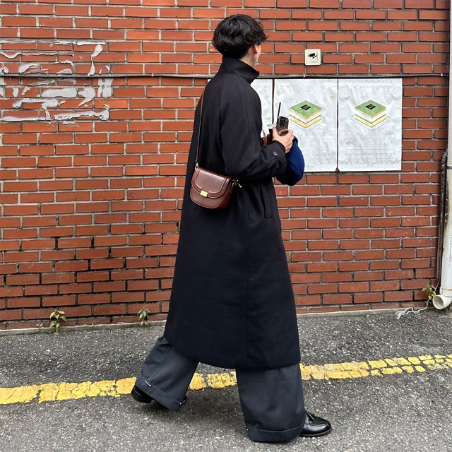 ハイネックベルトロングコート