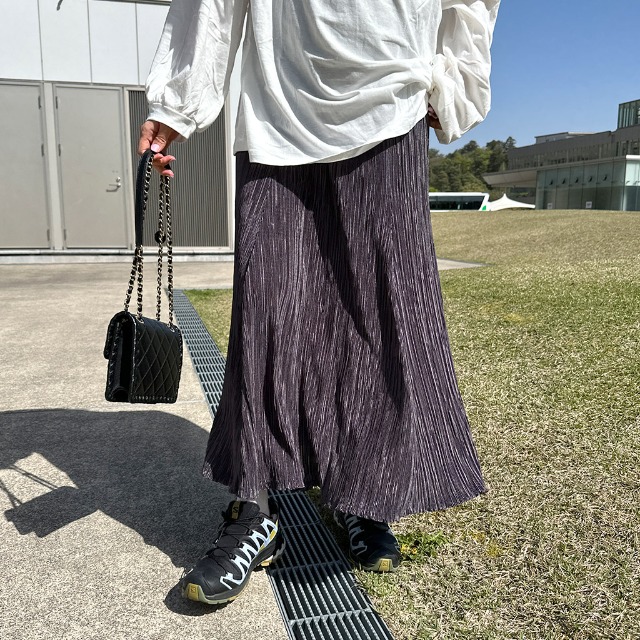 プリーツロングスカート