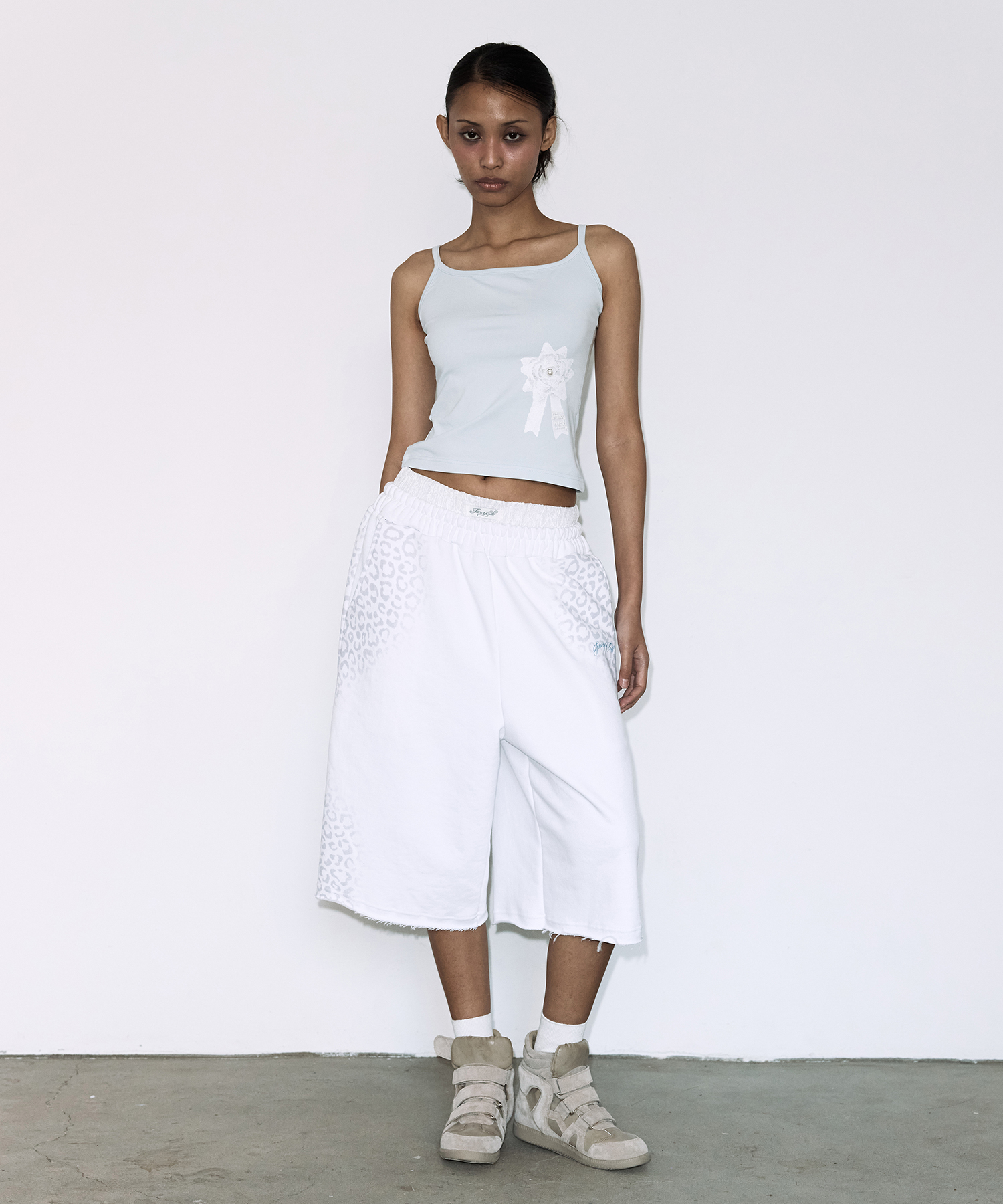 LEOPARD SAGGING BERMUDA PANTS (WHITE) F26QD403