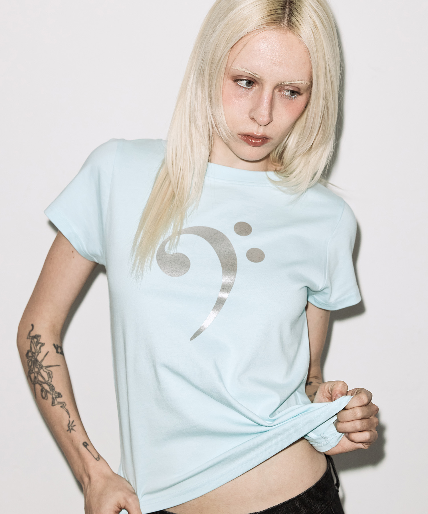 BASS CLEF TEE (BLUE) F26QB402