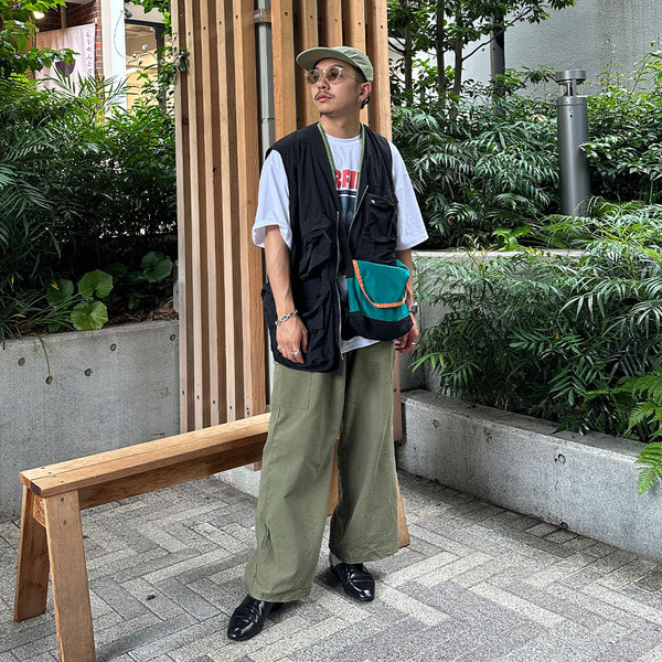 ナイロンポケットベスト　/ ベージュ ポケットナイロンベスト | ファッション通販サイト NUGU