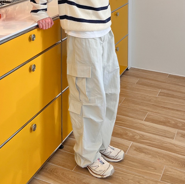 ナイロンカーゴパンツ