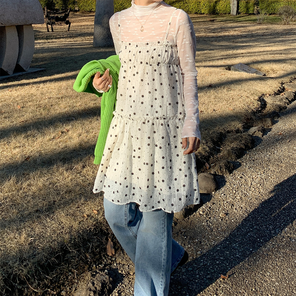小花柄ワンピース