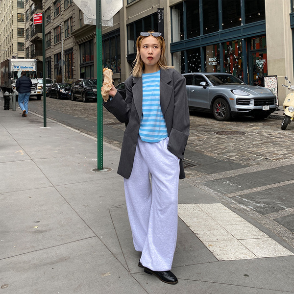 スウェットパンツ×オーバーサイズジャケット