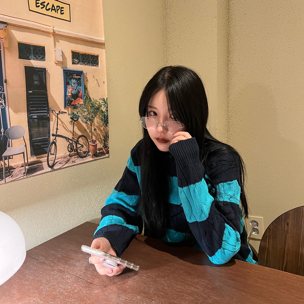 厚手のニットでボーダー柄