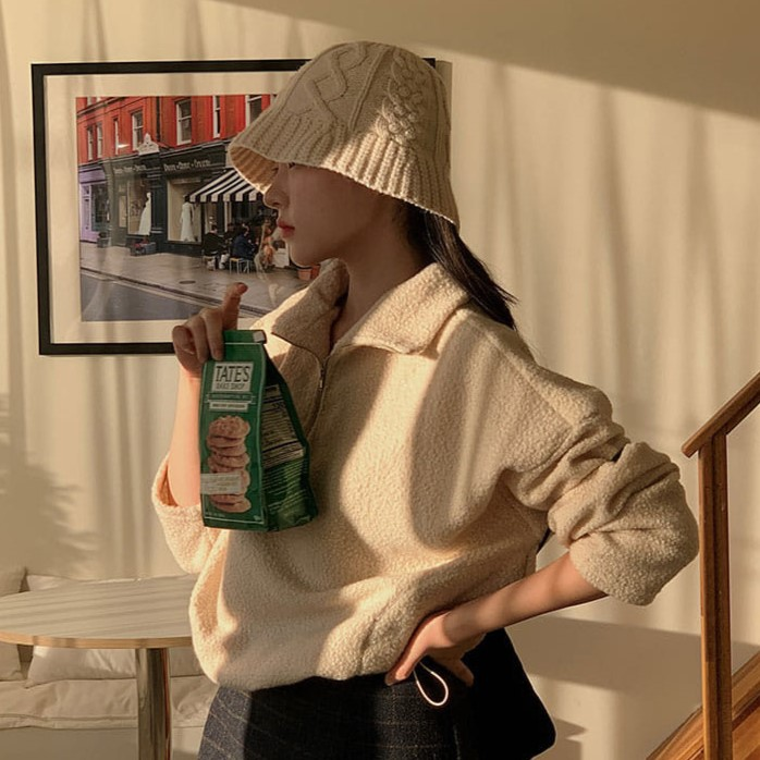 ニットのバケットハット