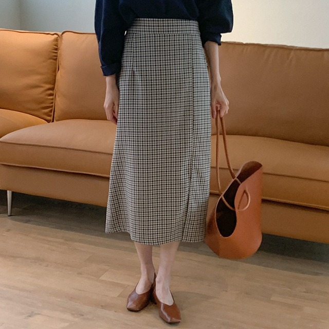 ポリエステル生地×細かいチェック柄のスカート