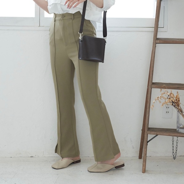 フレアパンツを着こなすポイント