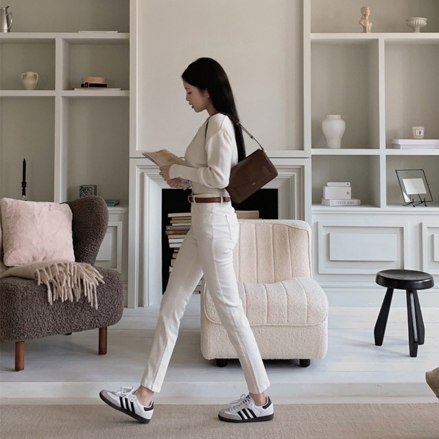 コットンクロップドストレートパンツ×縦長ライン