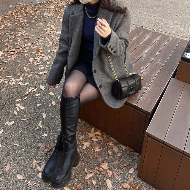ジャケット×ロングブーツのコーディネート