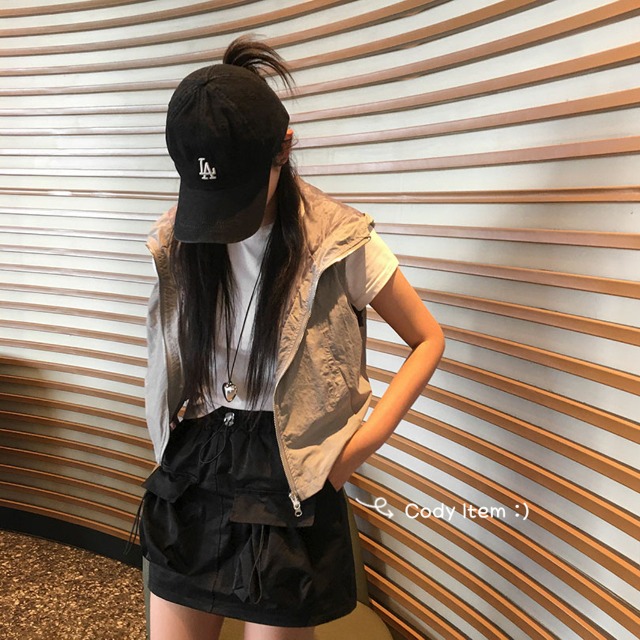 キャップ×ナイロンミニカーゴスカート