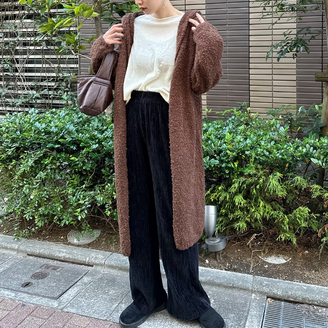 ストレートパンツ×ロングカーディガン