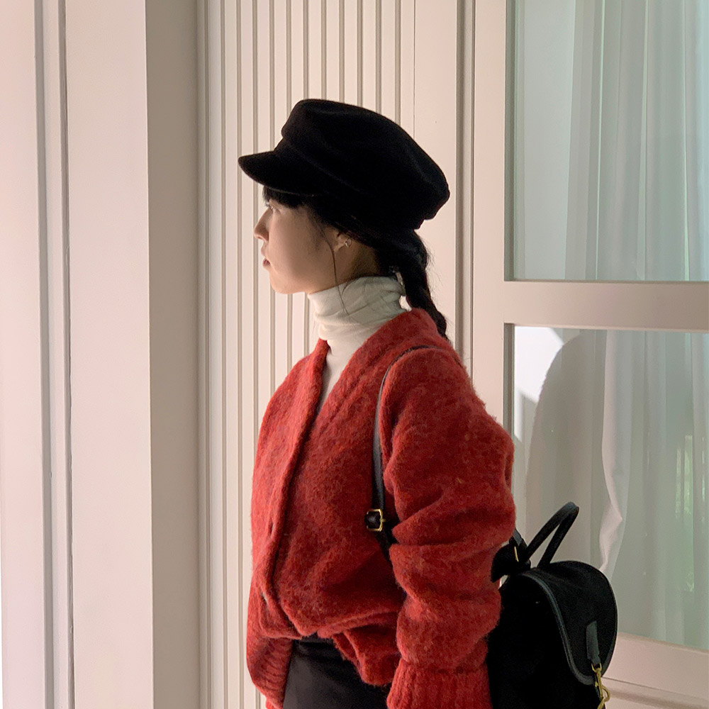 カーディガン×キャスケット