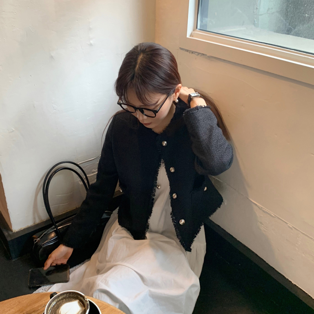 ツイードノーカラー×ホワイトスカート