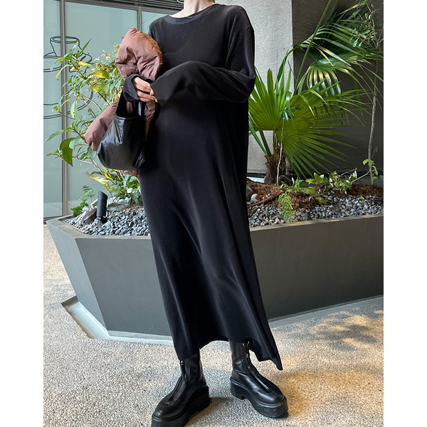 ブーツ×プリーツマキシワンピース