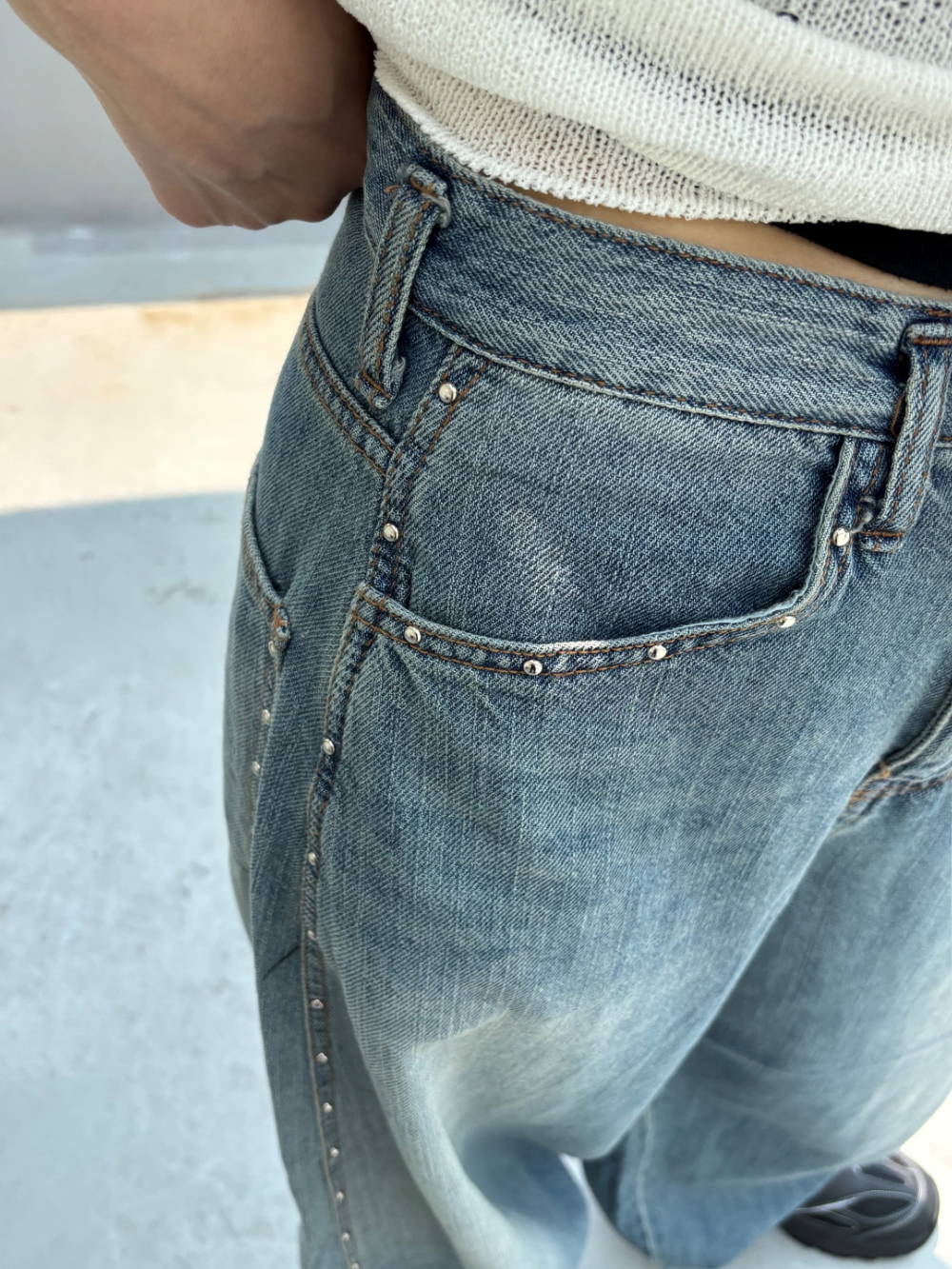 AFB似 スタッズワイドデニムパンツ スタッズデザインワイドデニムパンツ（デニムパンツ）｜Unitage