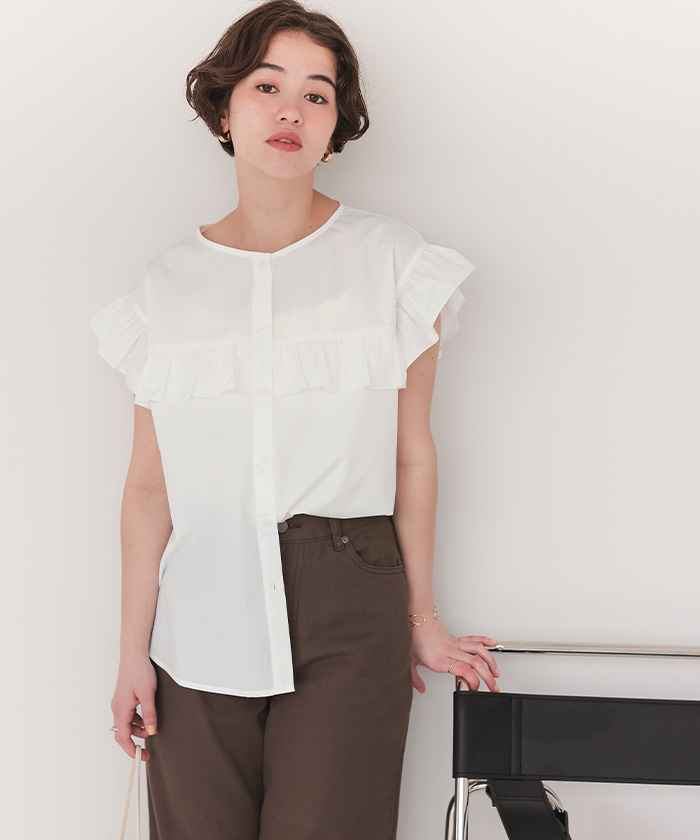 極美品 Rene ルネ　シャーリングハーフスリーブブラウス　フリル　M　近年 極美品 Rene ルネ シャーリングハーフスリーブブラウス フリル M