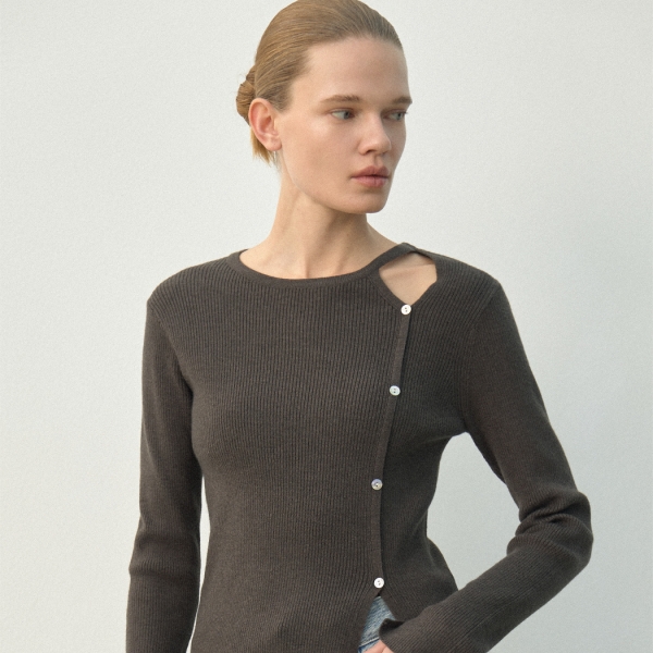 (Z-T-6951)ESSENTIAL DANIEL CUTOUT KNIT