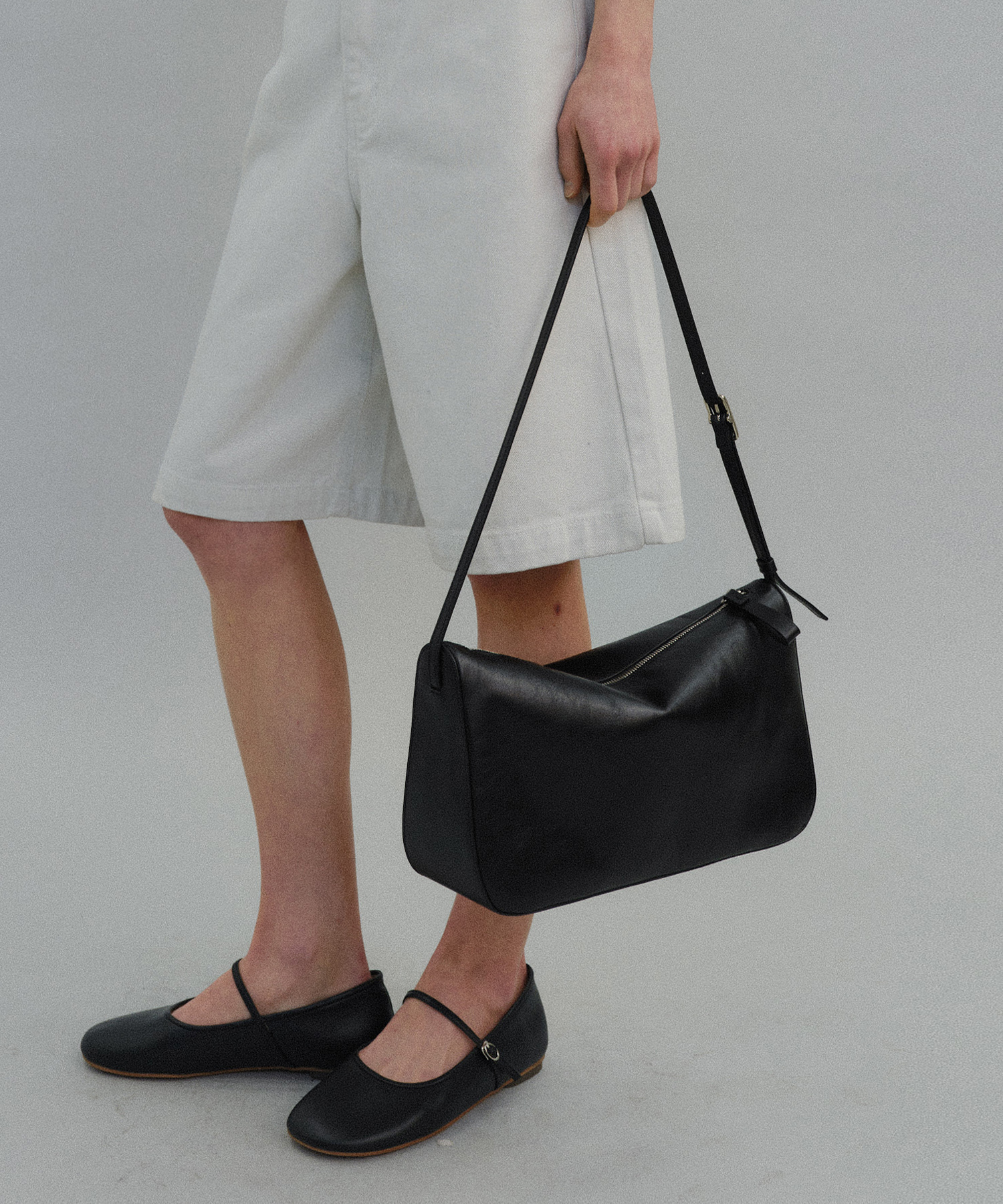 韓国ファッション[LEATHERY] RETRO WRINKLE ENAMEL SHOULDER BAG Retro Wrinkle Enamel Shoulder-bag [BLACK] | ファッション通販