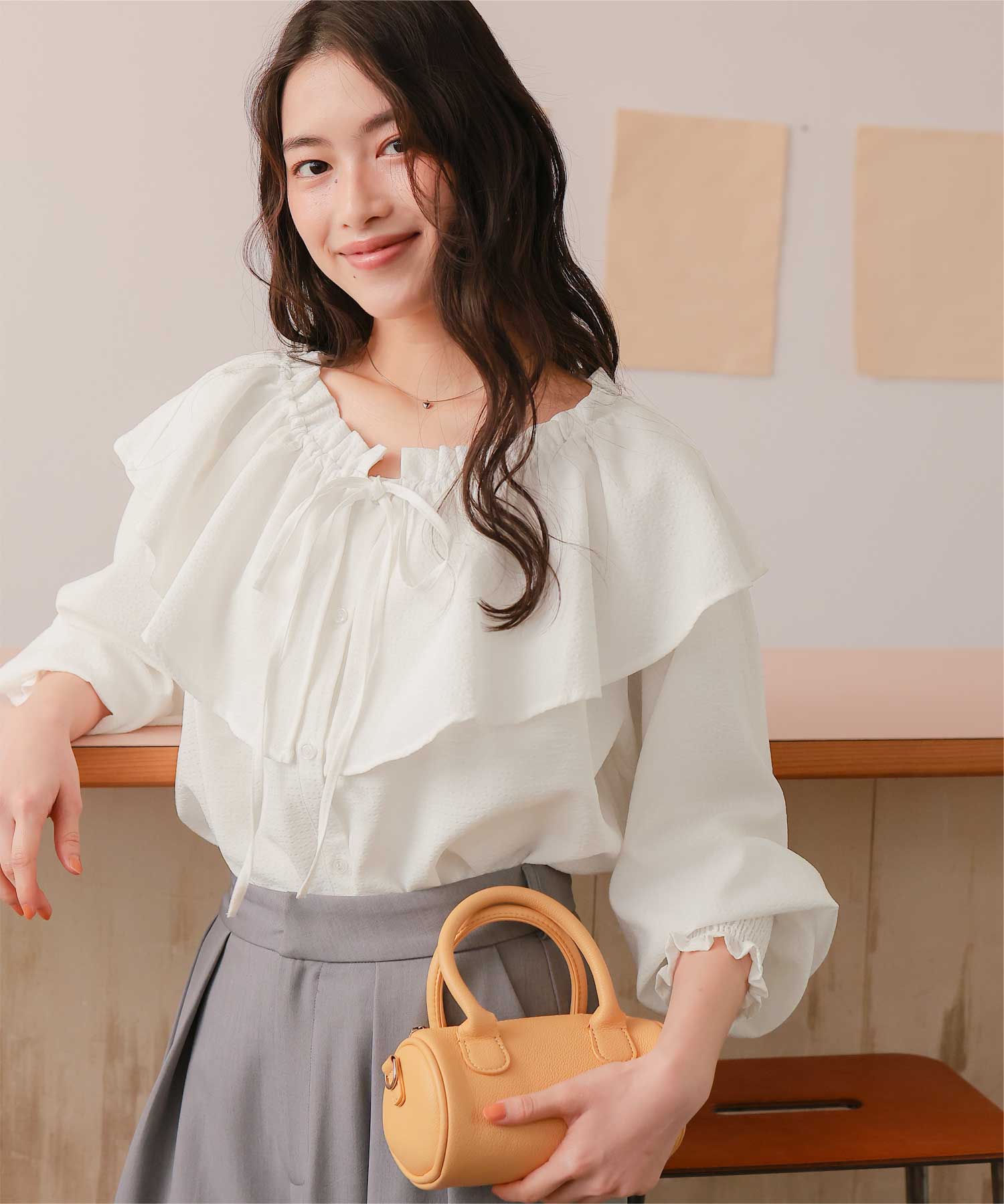 ふんわりシルエットマルチウェイブラウス
