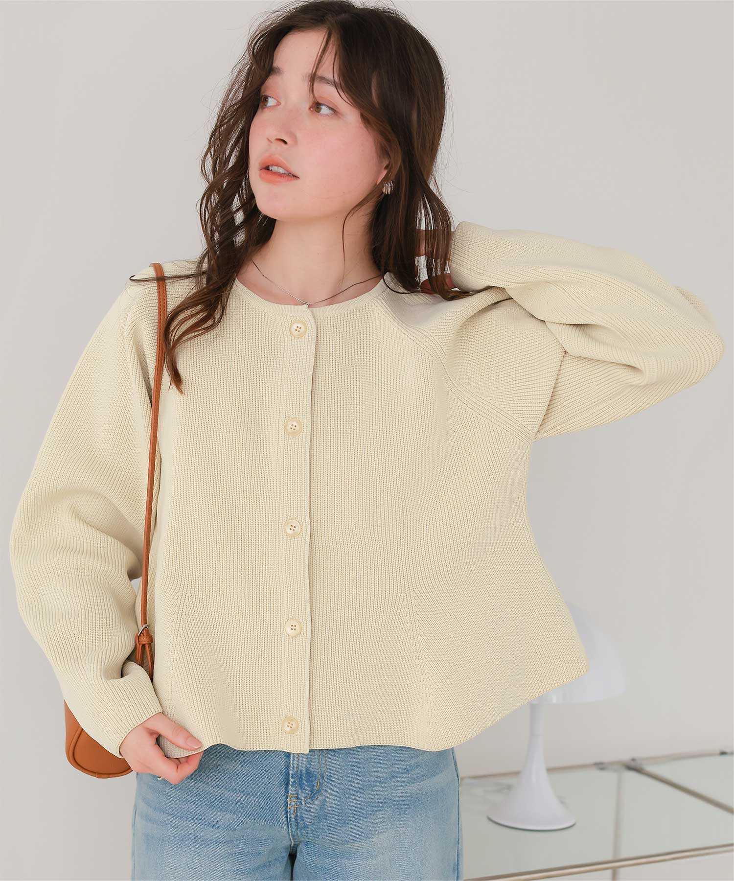 ペプラムデザインニットカーディガン