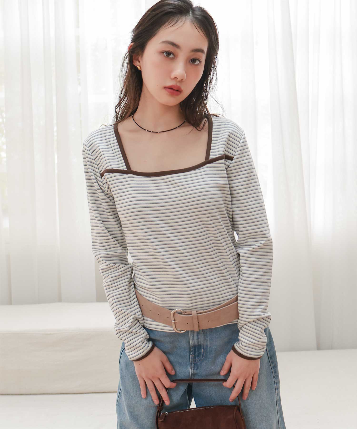 変形ネックパイピングトップス