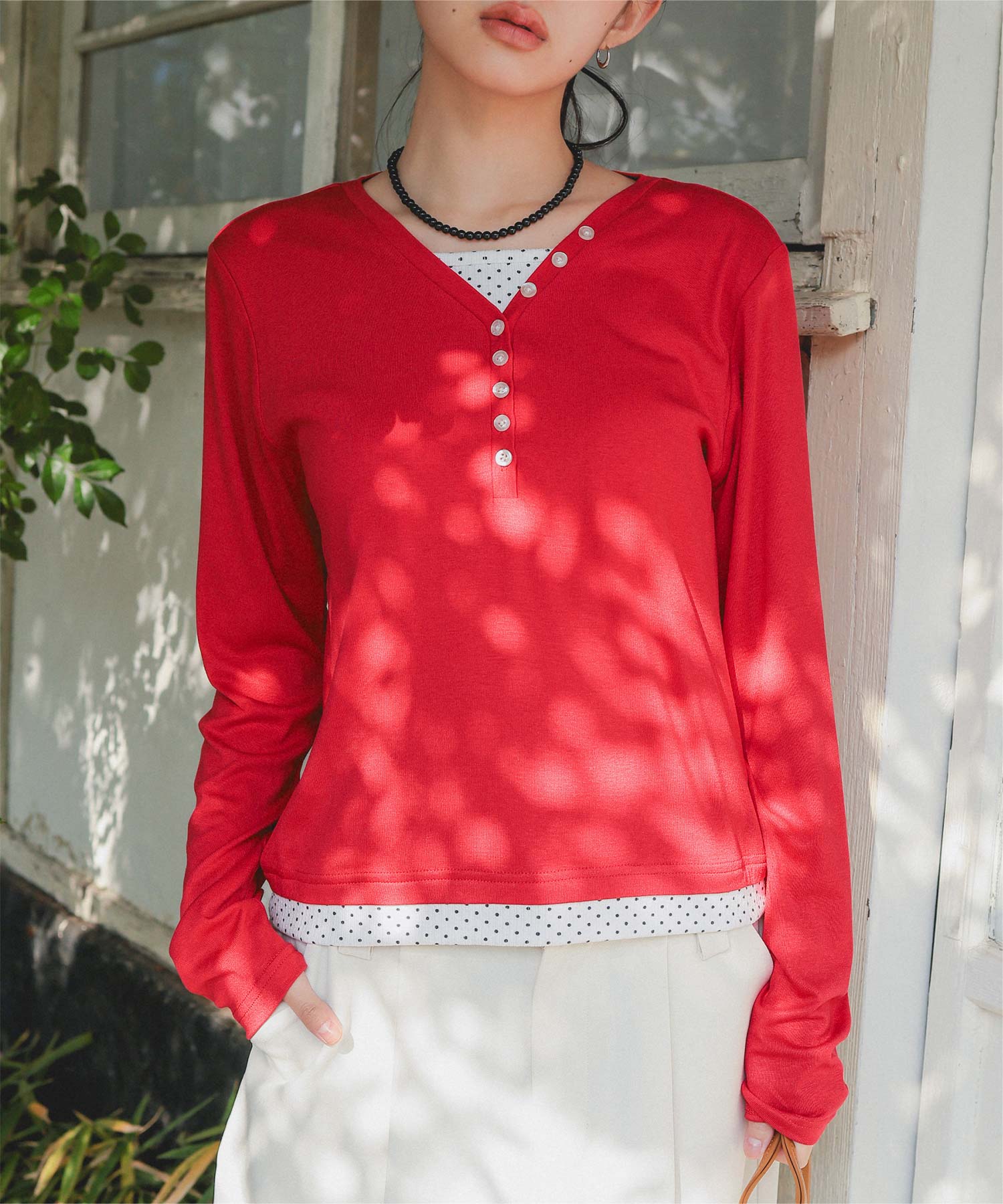 レイヤード風Vネックヘンリートップス