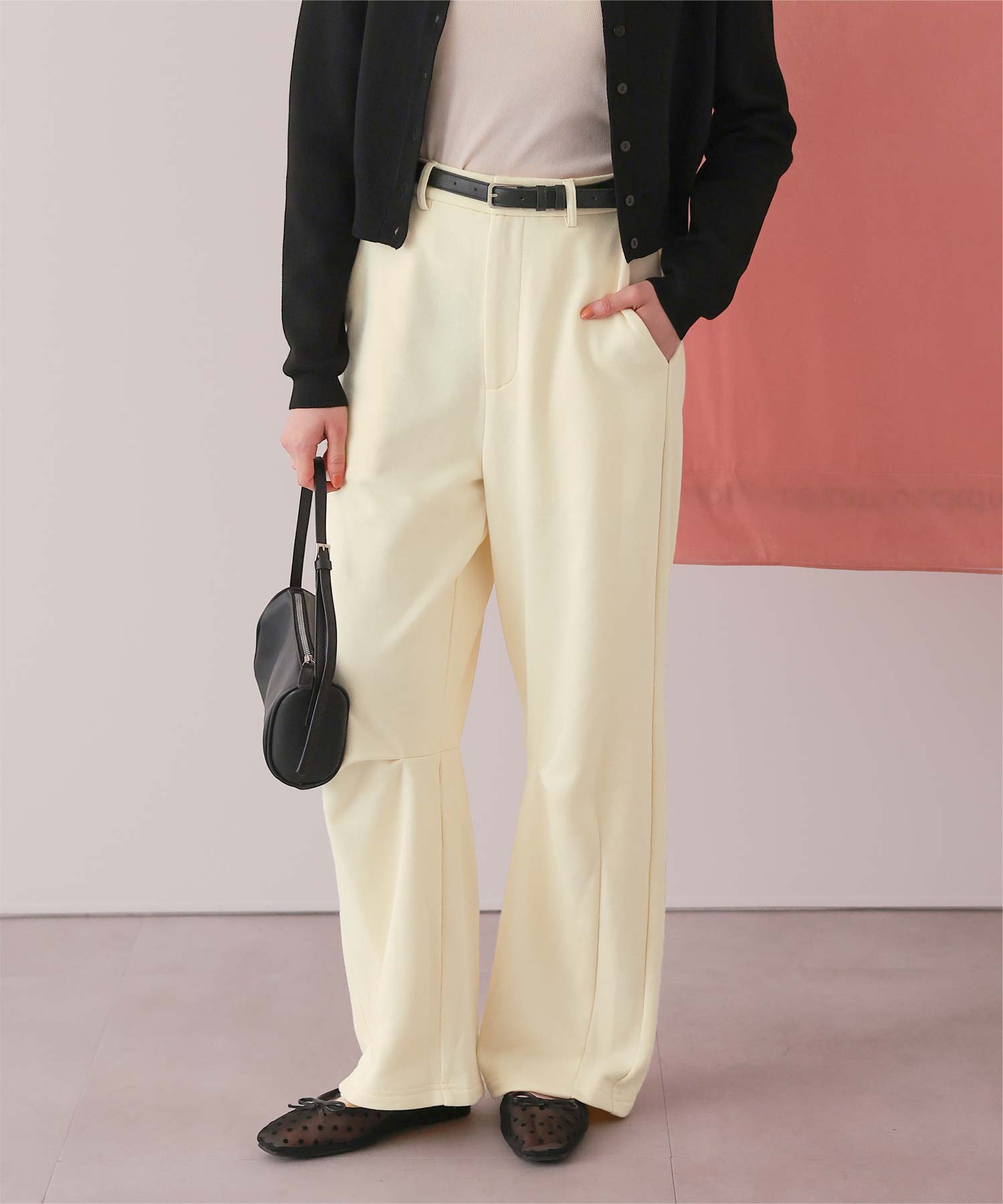 美シルエットタックスウェットパンツ