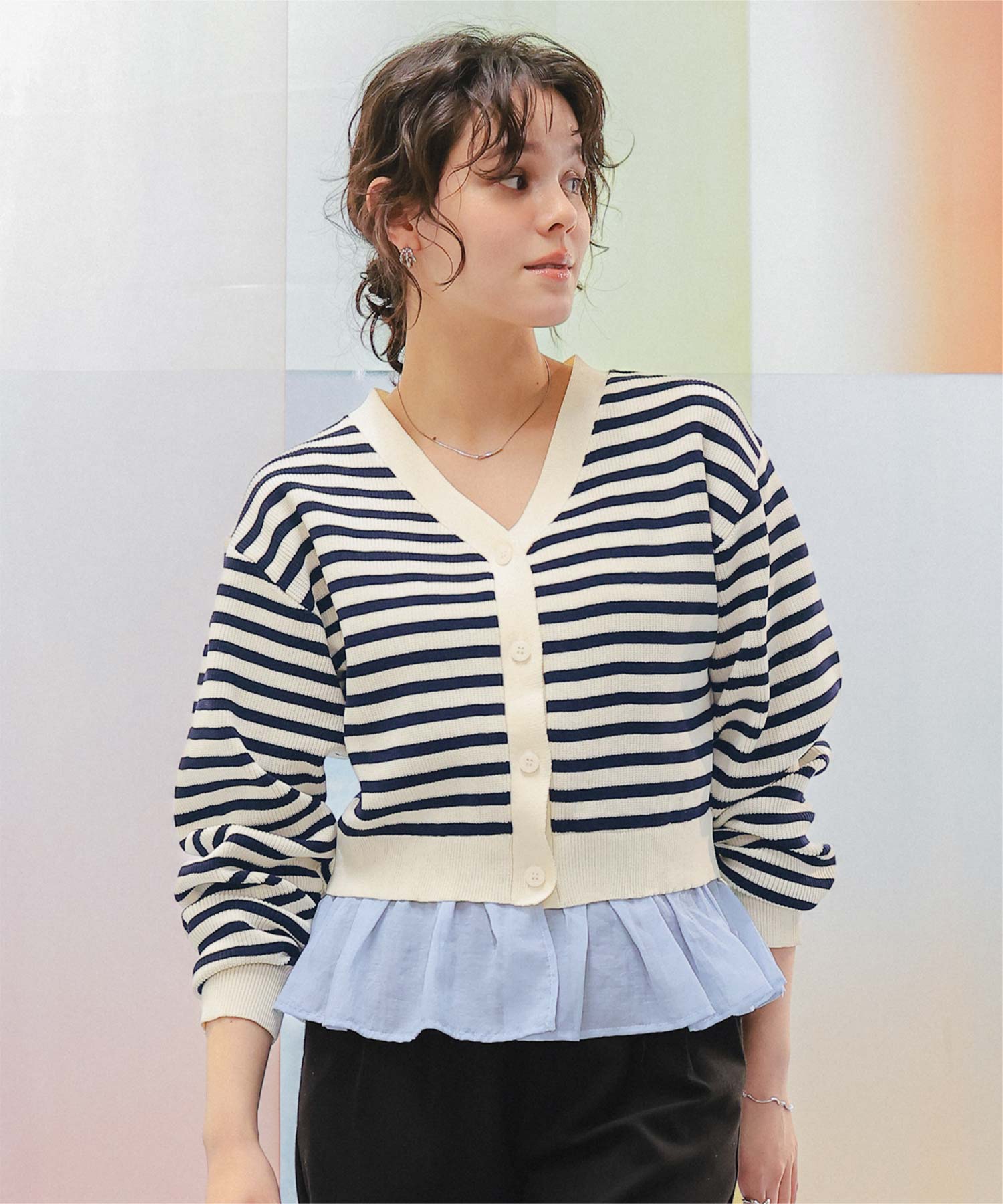 フリルヘムドッキングニット