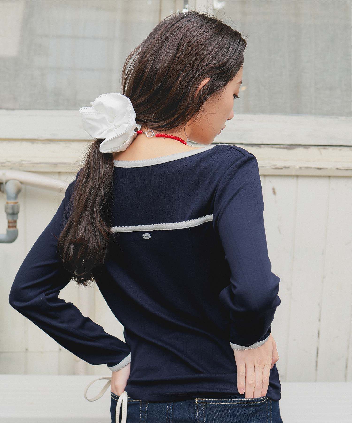 ピコ刺繍アイレットジャガードトップス