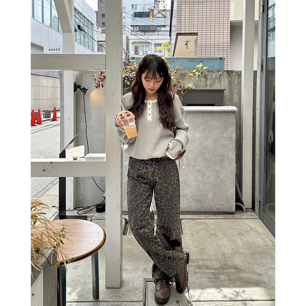 ユニセックス) パイピングバイカラーフィンガーホールボタンT