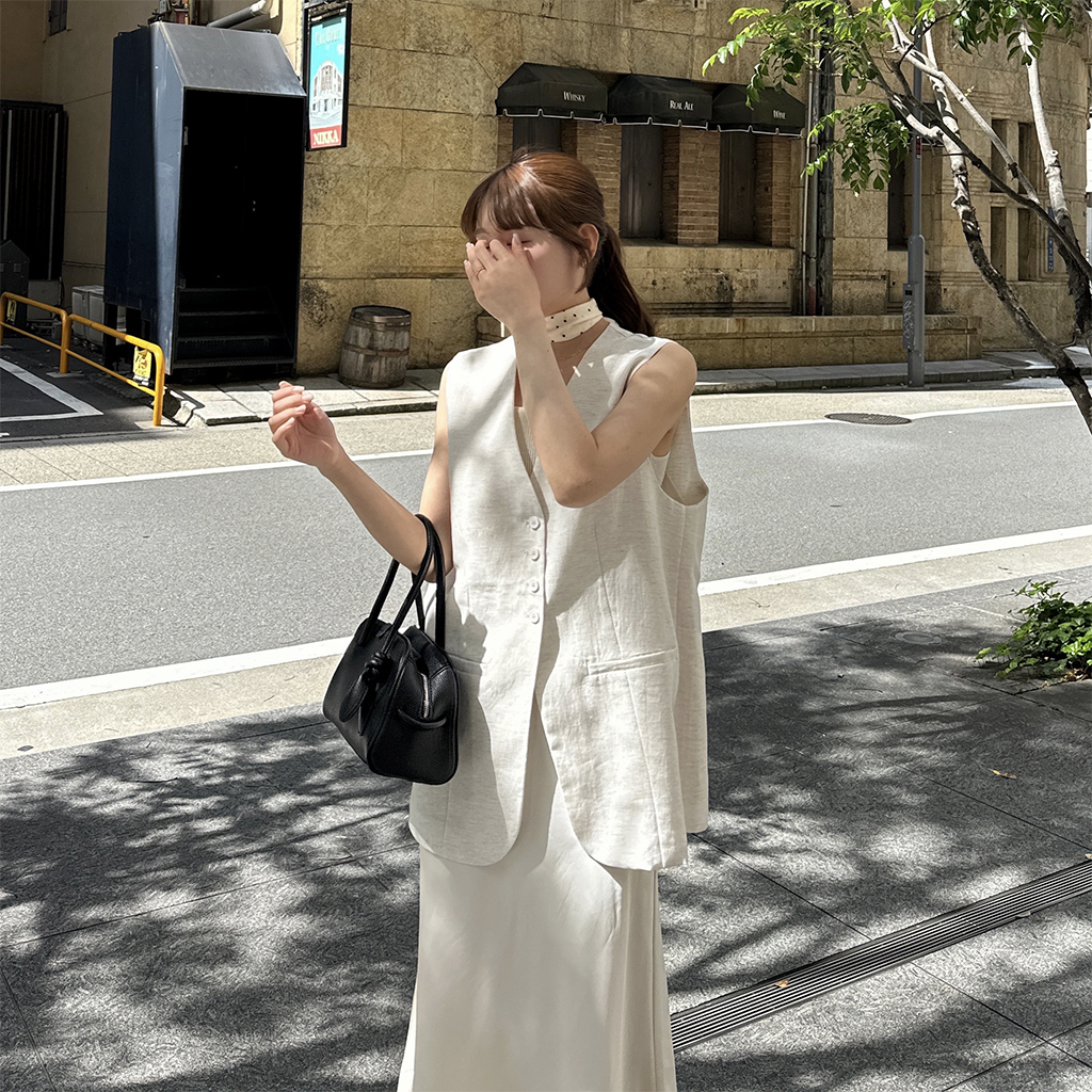 Nugu アイボリー ベスト Nugu アイボリー ベスト の通販 by ☆｜ラクマ
