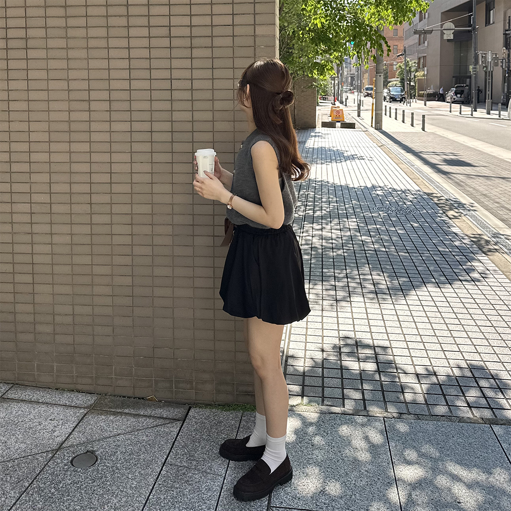 【＾＾】メタリックバルーンショートパンツ treat ürself メタリックバルーンショートパンツ treat ürself - メルカリ