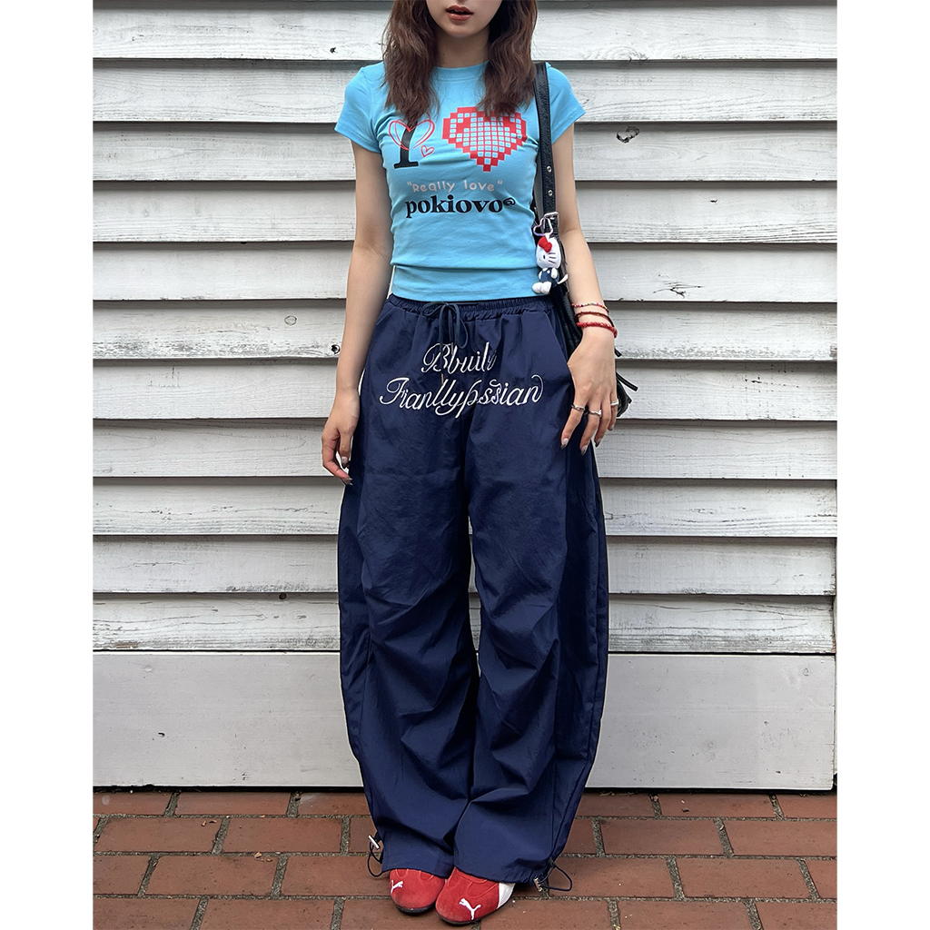 クロップドグラフィックハートTシャツ | ファッション通販サイト