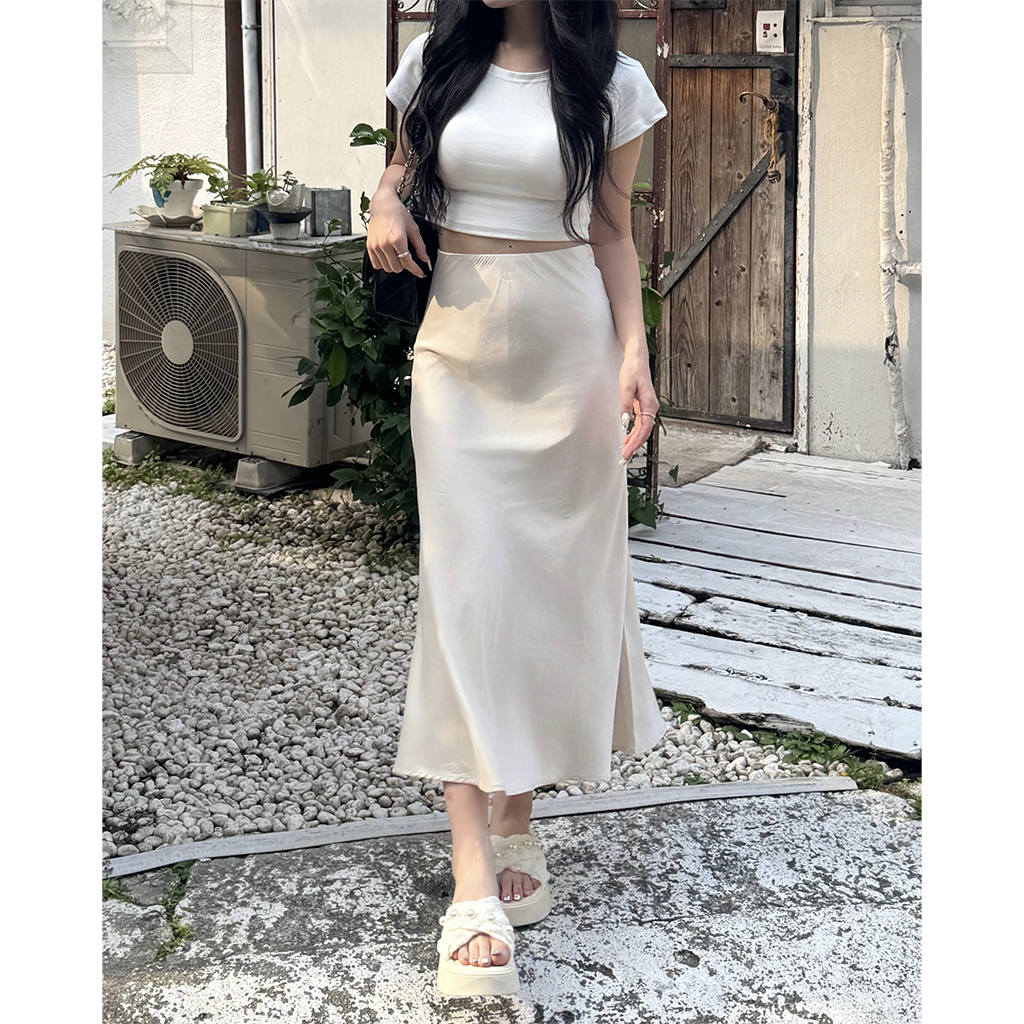 サテンフレアロングスカート | ファッション通販サイト NUGU