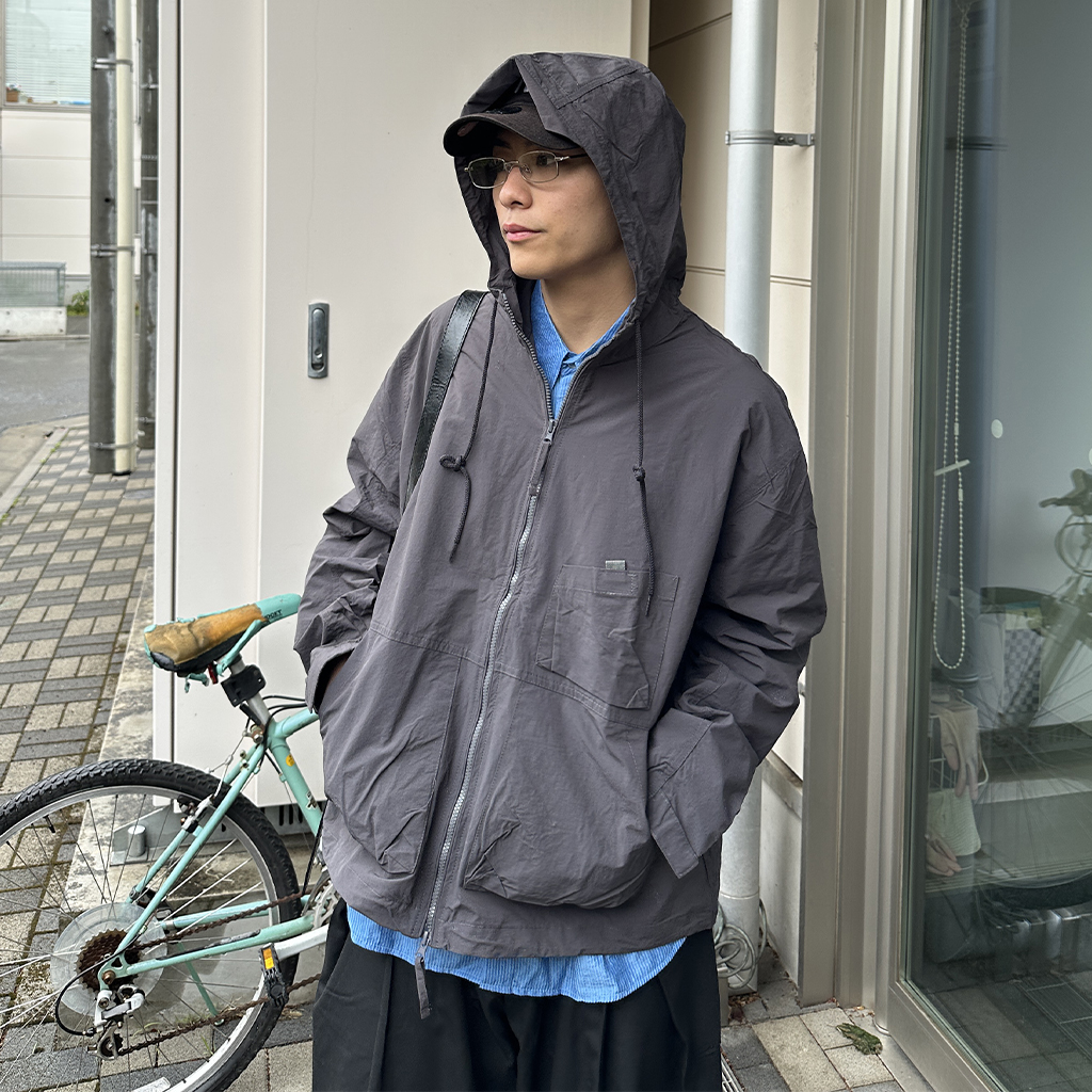 familiar フード付き　ウインドブレーカー100 XTFJK07H4 アウトストリング フード付き ウィンドブレーカー