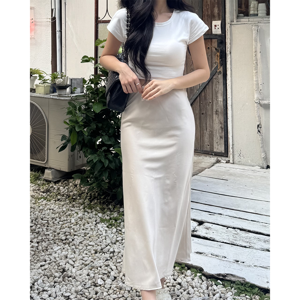 ロングスカート　ベージュ　25 新品　フォロー割-200円 トリアセサテンロングスカート - SOÉJU online store｜上質な